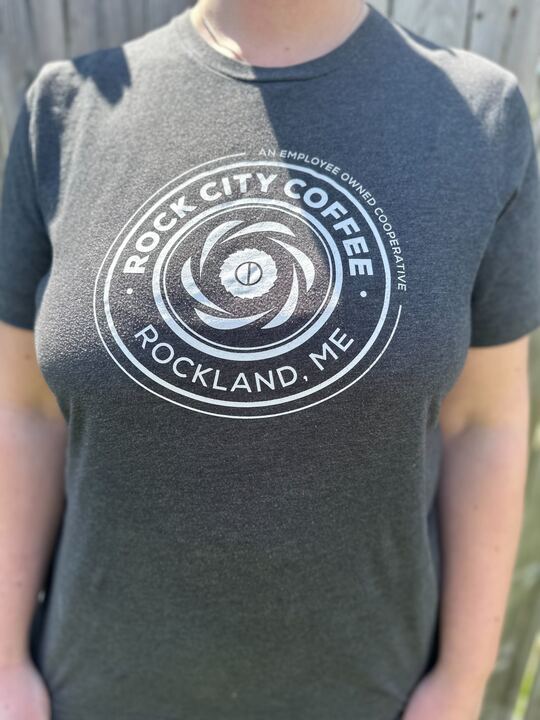 Vedhæftet fil Medarbejder hjælp Classic Rock City Logo Tee – Rock City Coffee